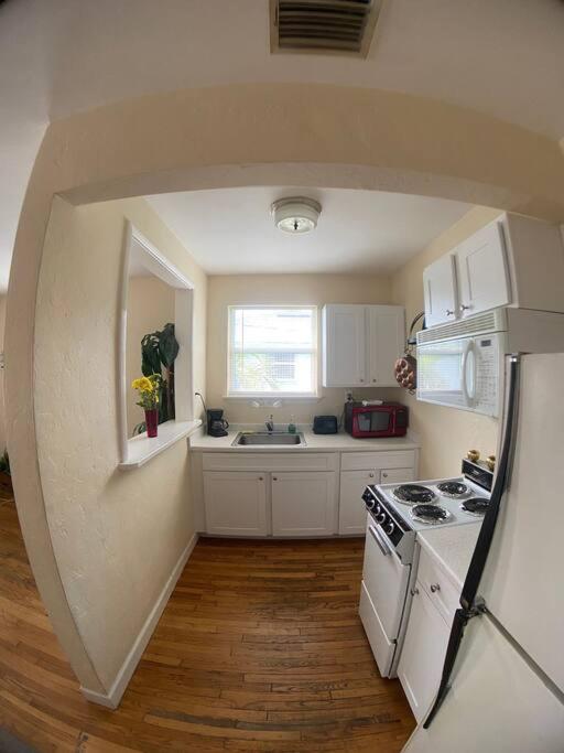 Private One-Bedroom 6 -Directly Across From Beach St. Pete Beach Extérieur photo