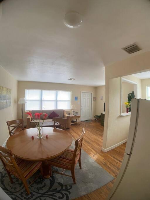 Private One-Bedroom 6 -Directly Across From Beach St. Pete Beach Extérieur photo